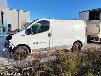 2011-renault-trafic-1435558-46207333