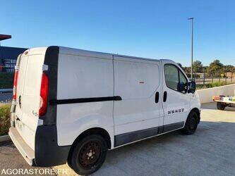 2011-renault-trafic-1435558-46207334