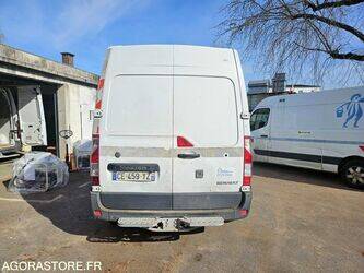 2012-renault-master-1435563-46207360