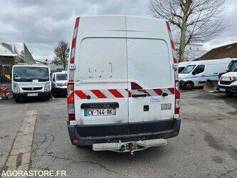 2013-renault-master-1435568-46207380