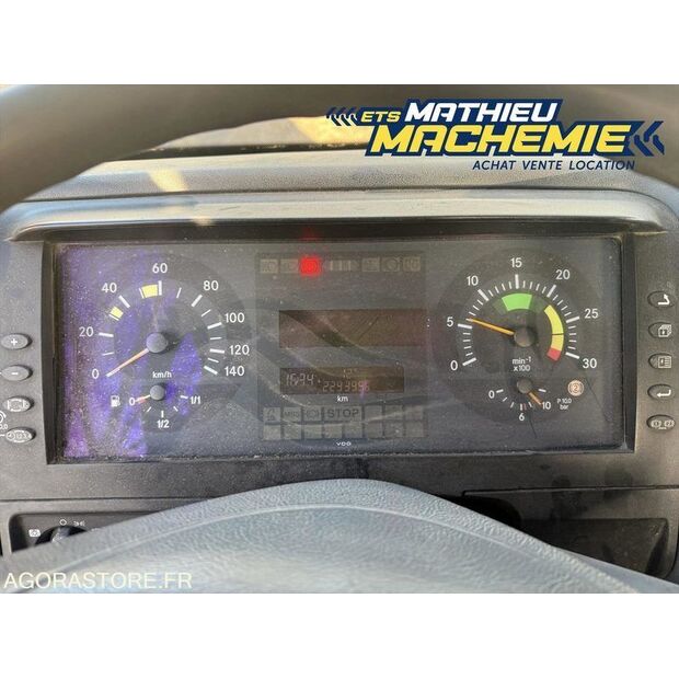 2002 Mercedes-Benz 1018-46207430