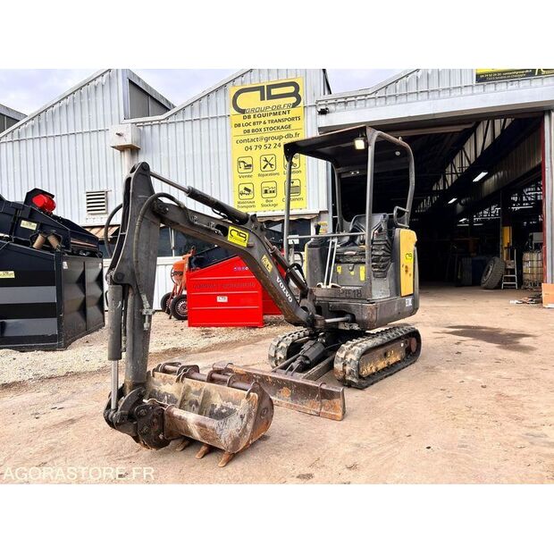 2015 فولفو EC18C-46207967