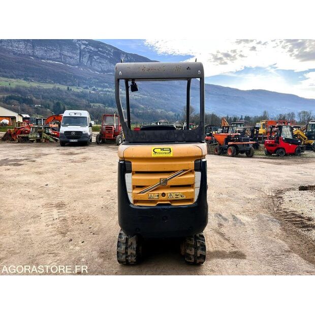 2015 فولفو EC18C-46207968