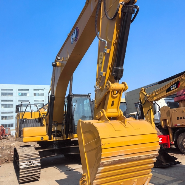 2024 Caterpillar 330-46208857