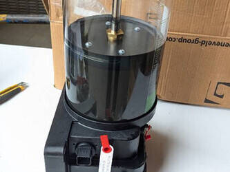 groeneveld-greasepump-twin-3-1-24v-46209029