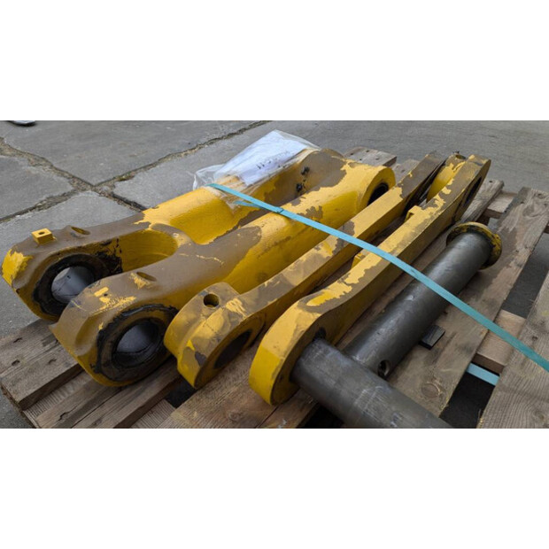 Komatsu LINK & BUSHING 20Y-70-K1291 PC210-46209057