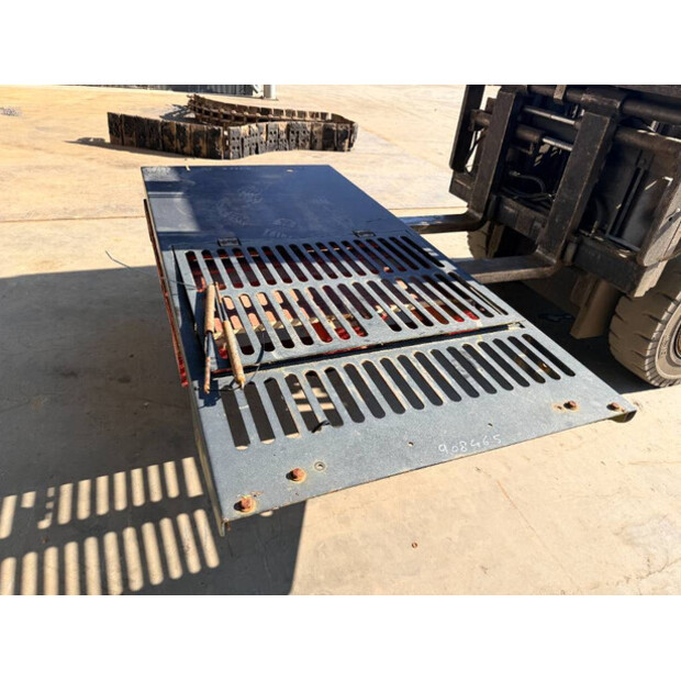 2017 Caterpillar 320F-46209353