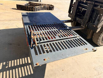 2017-caterpillar-320f-1435969-46209353