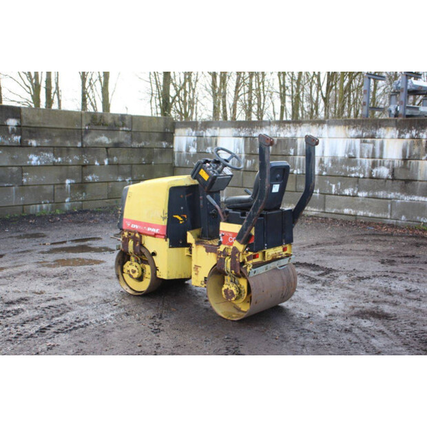 2000 DYNAPAC CC82-46210759