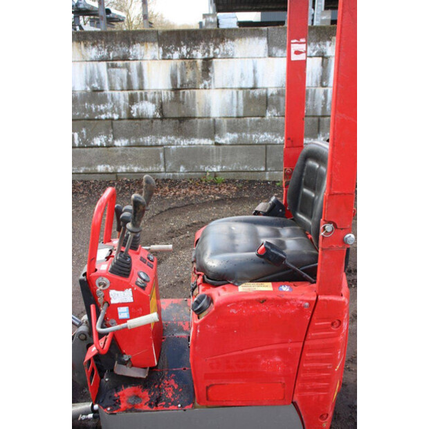 2017 BOBCAT E08-46210804