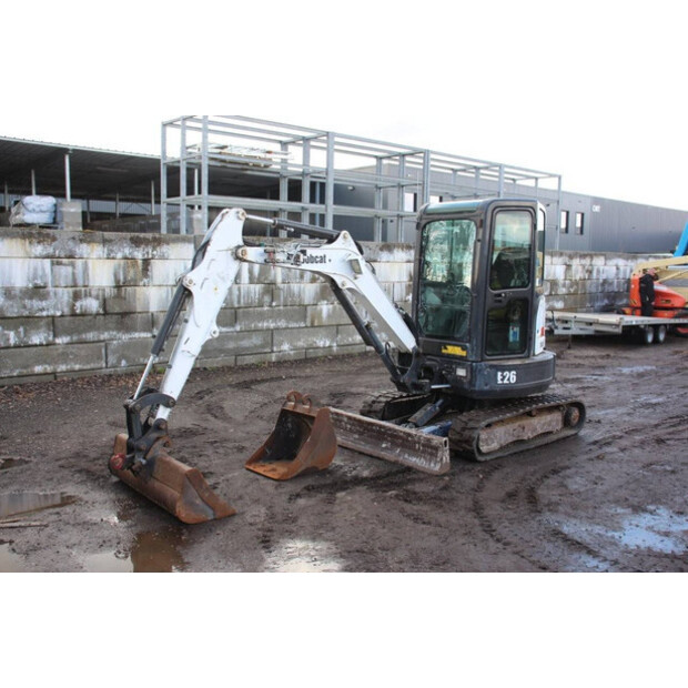 2015 BOBCAT E26-46211023