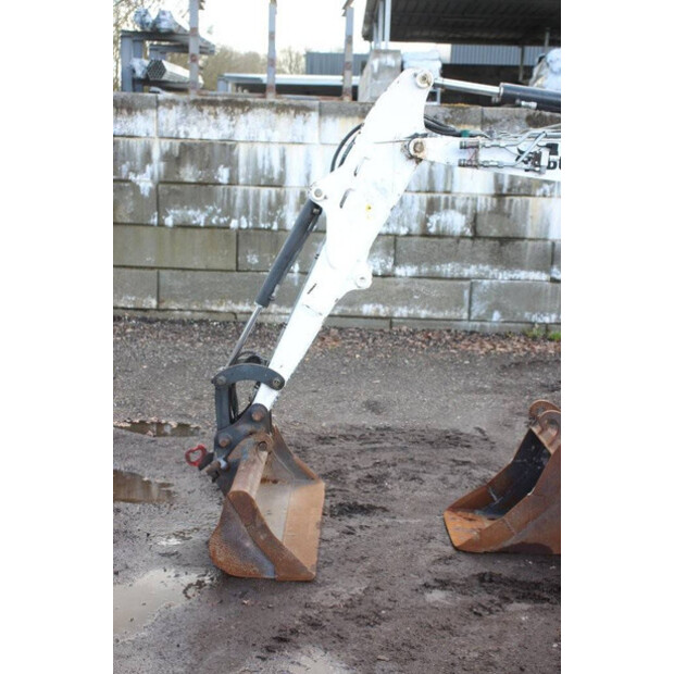 2015 BOBCAT E26-46211025