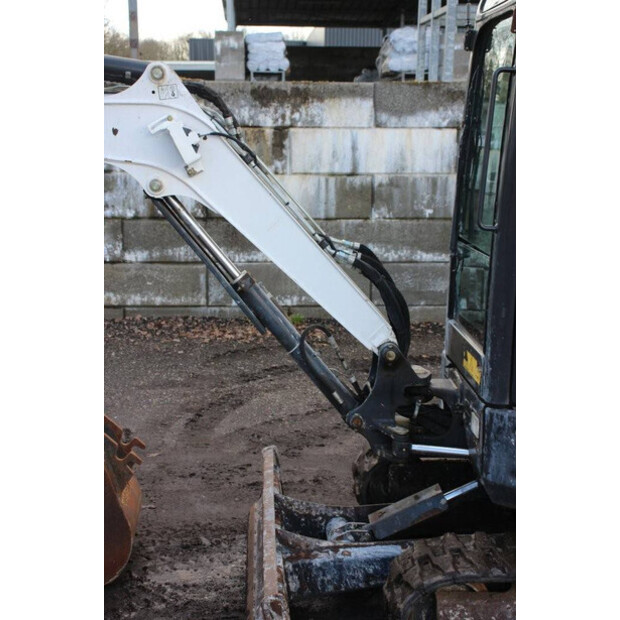 2015 BOBCAT E26-46211027