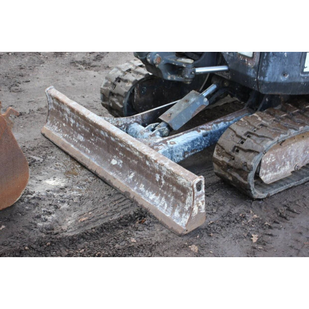 2015 BOBCAT E26-46211028