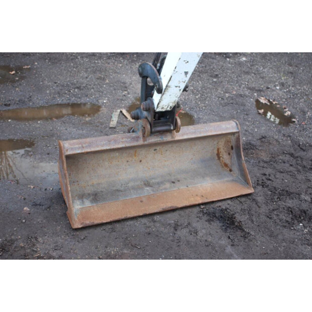 2015 BOBCAT E26-46211032