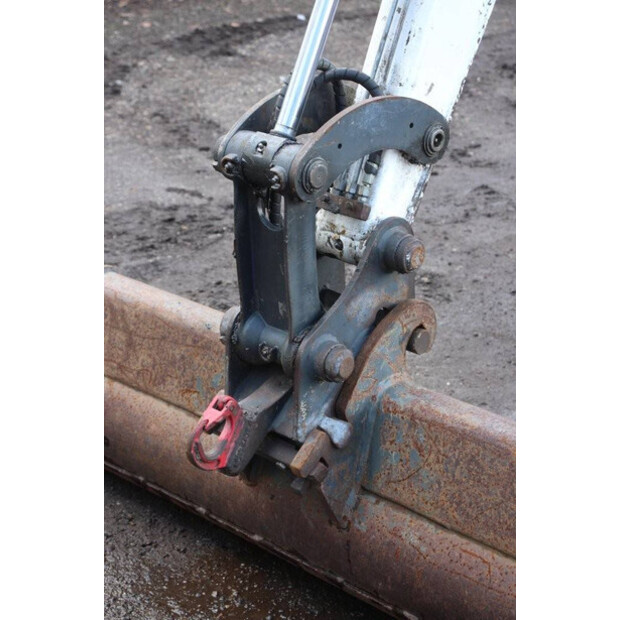 2015 BOBCAT E26-46211035