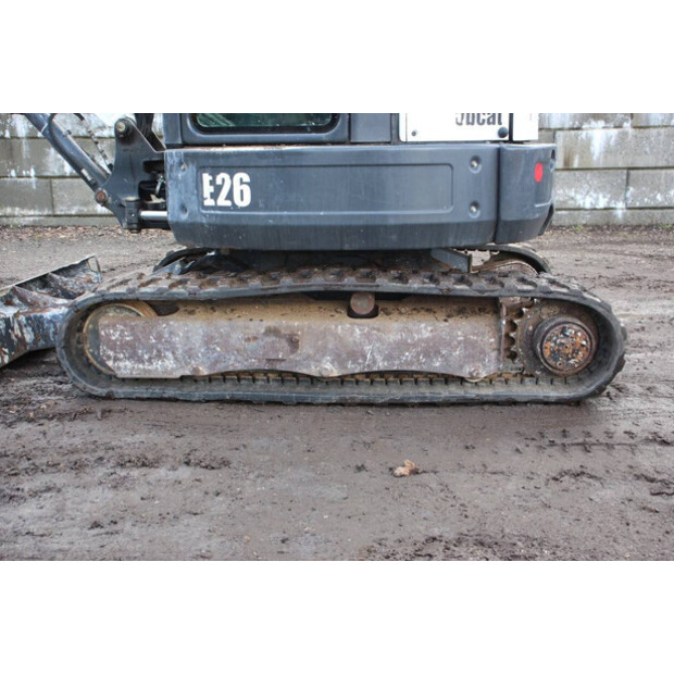 2015 BOBCAT E26-46211037