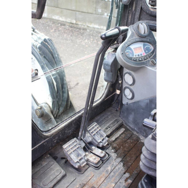 2015 BOBCAT E26-46211041