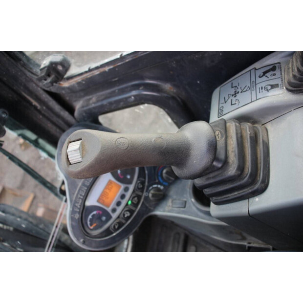 2015 BOBCAT E26-46211045