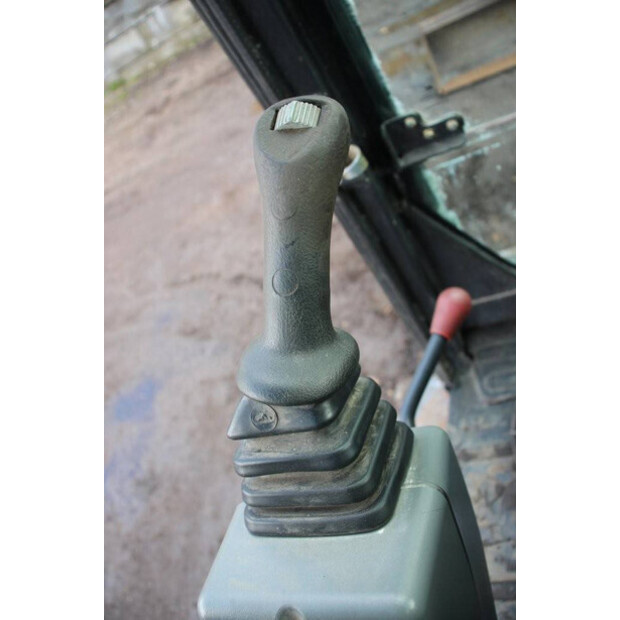 2015 BOBCAT E26-46211046