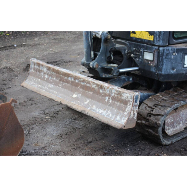 2015 BOBCAT E26-46211049