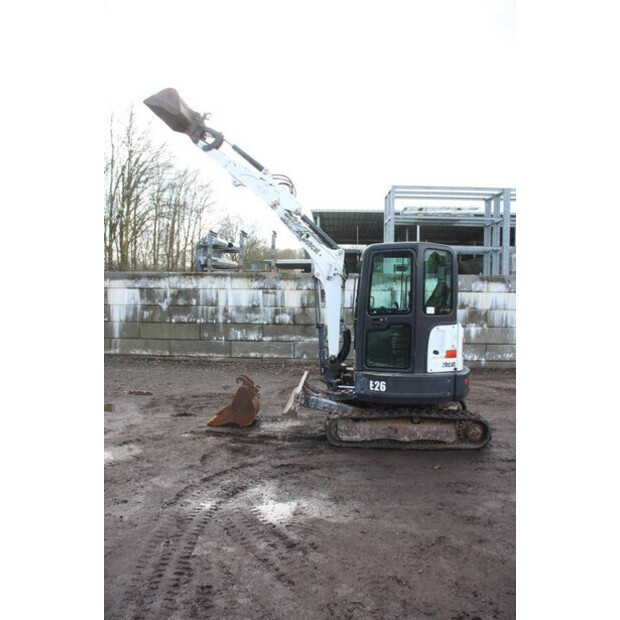 2015 BOBCAT E26-46211051