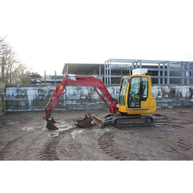 2014 TAKEUCHI TB235-46211165