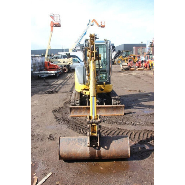 2016 Komatsu PC35MR-3-46211208