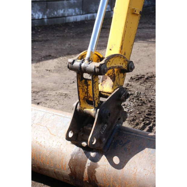 2016 Komatsu PC35MR-3-46211216