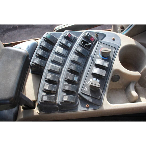 2008 CASE 821E-46211295