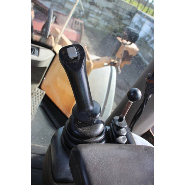 2008 CASE 821E-46211296