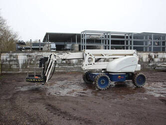 صورة ل رافعات سلة مفصلية 2015 نيفتيليفت HR21