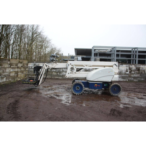 2015 نيفتيليفت HR21-46211454