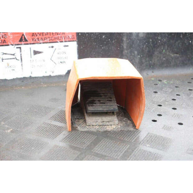 2015 نيفتيليفت HR21-46211463