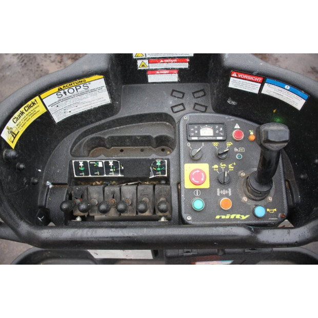 2015 نيفتيليفت HR21-46211464