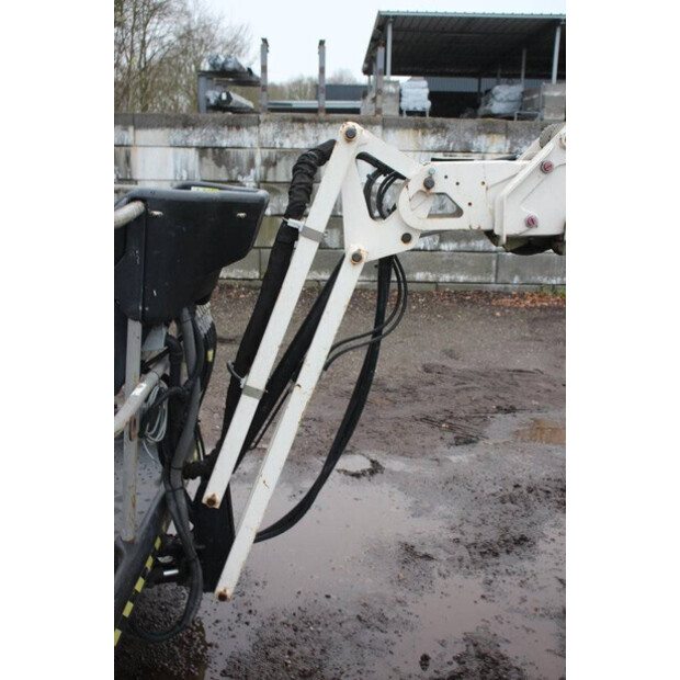 2015 نيفتيليفت HR21-46211466