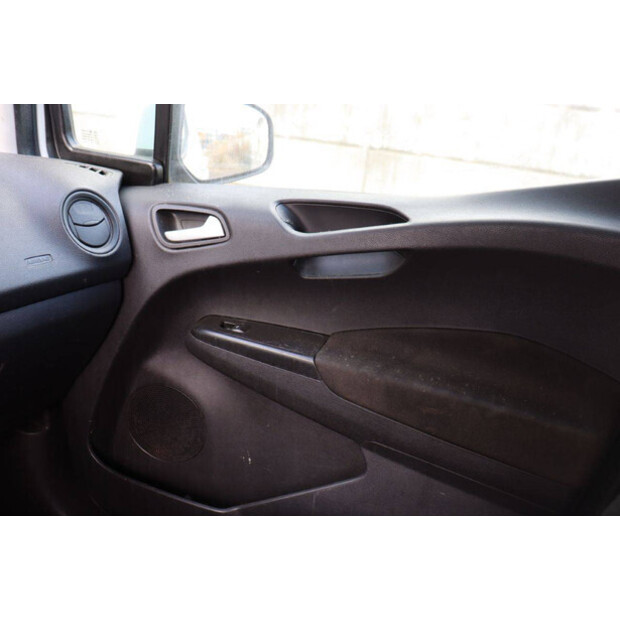 Ford Transit Courier-46212171