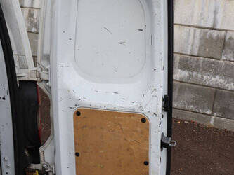 ford-transit-courier-1436092-46212179