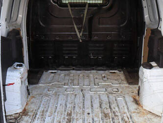 ford-transit-courier-1436092-46212181