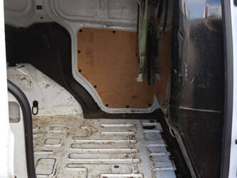 ford-transit-courier-1436092-46212185