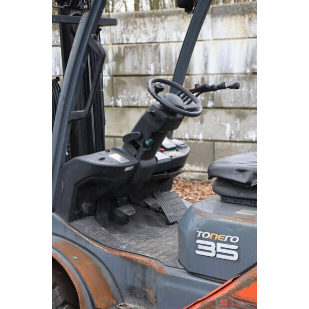 2016 Toyota 02-8FGJF35-46213327