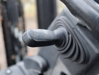 2016-toyota-02-8fgjf35-1436125-46213334