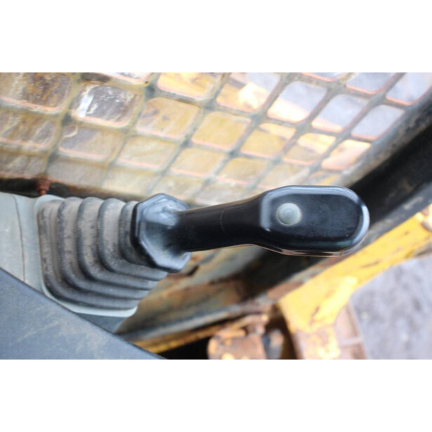 2018 Komatsu SK714-5-46213598