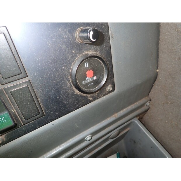 1992 فولفو L120B-46220003