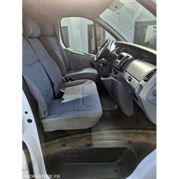 2006 رينو Trafic-46227288