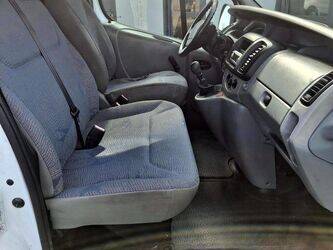 2006-renault-trafic-1436190-46227288