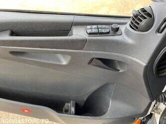 2017-mercedes-benz-atego-1436196-46227410