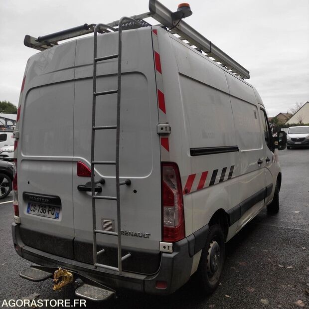 2013 رينو Master-46227463