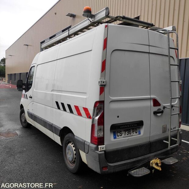 2013 رينو Master-46227464