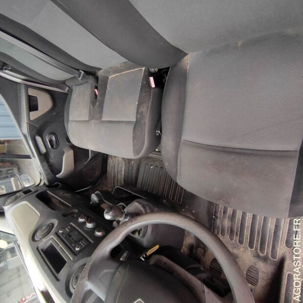 2013 رينو Master-46227467